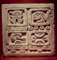 Calendário com quatro glifos, tolteca (856-1250)